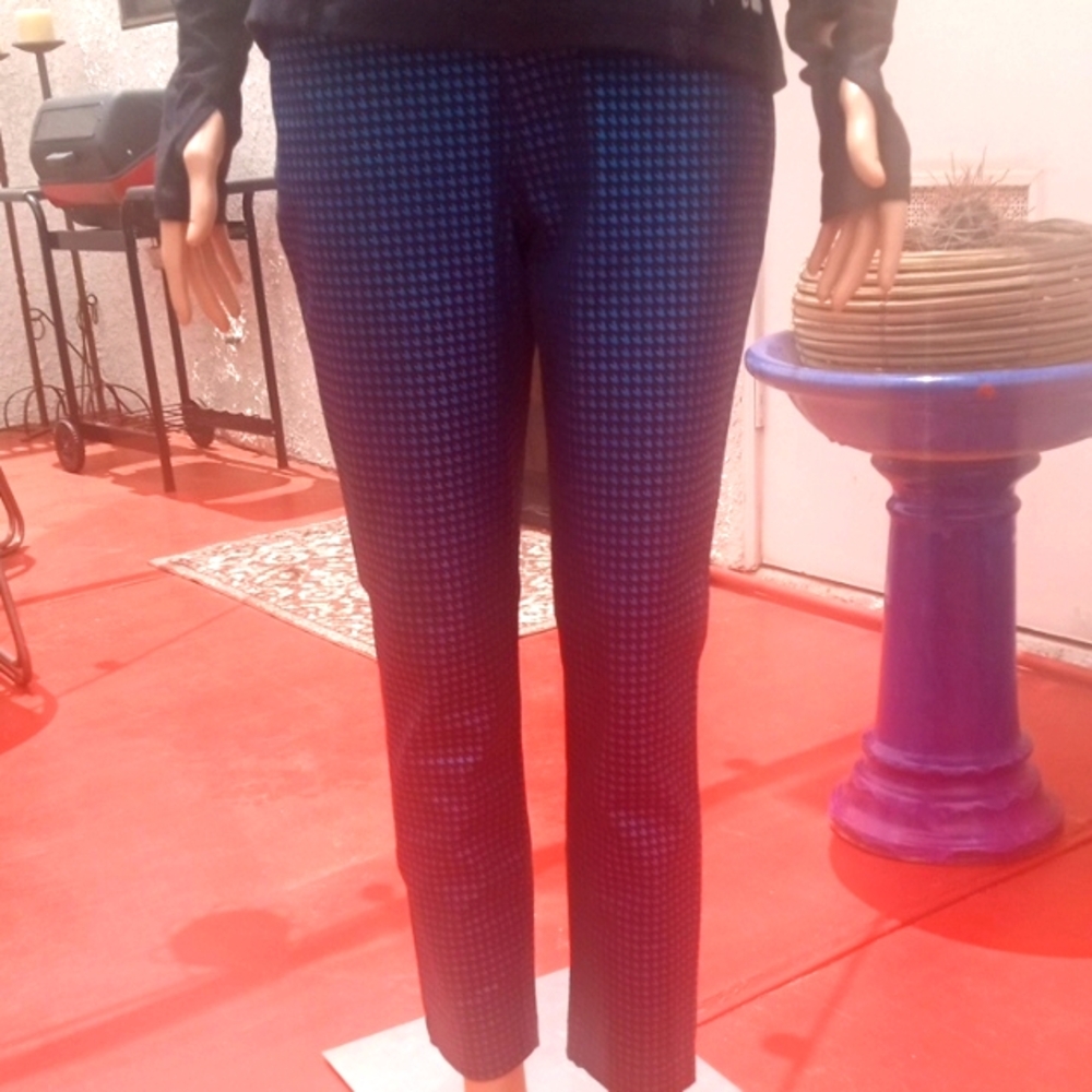 NWOT Blue and Black Old Navy Cropped Pants
